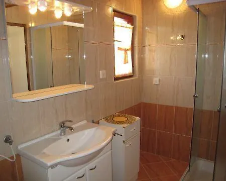 Apartment Studios Ravlic Marija